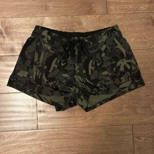 Lululemon Spring Break Away Short II Black and Green Camo Women's Athletic Short